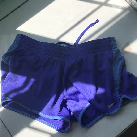 Lightly worn Nike shorts!! - Picture 3 of 4